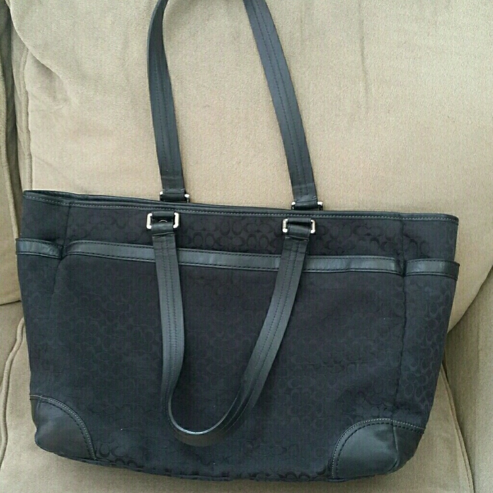 Large coach handbag
